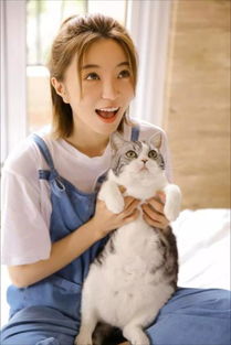 歪歪主播小潘潘《學貓叫》引爆全民賣萌風潮